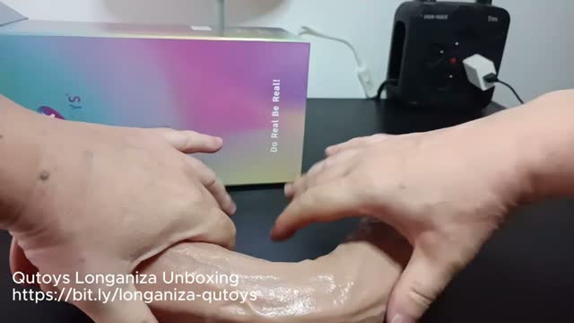Longaniza unboxing qutoys - Double layered XXL toys + internal squeleton